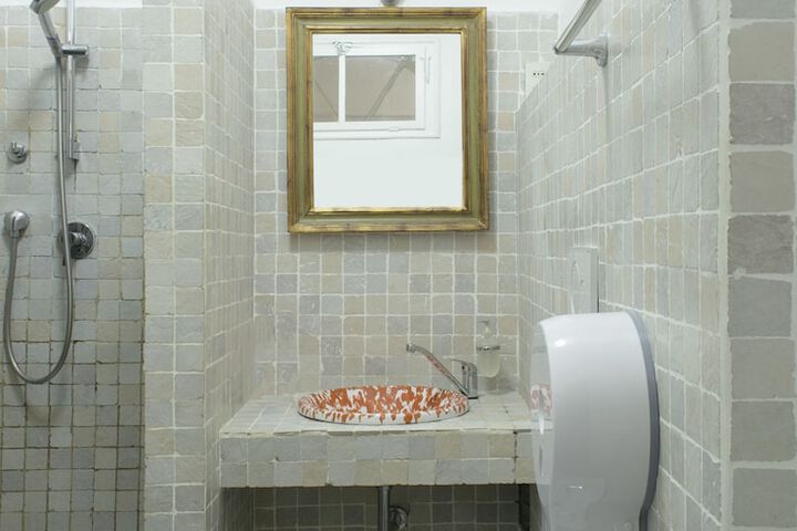Room 17 of 22