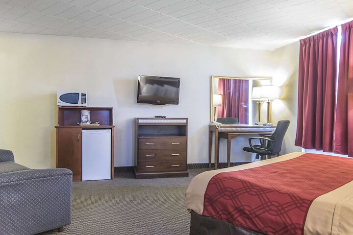 1 King Bed (7 of 12)