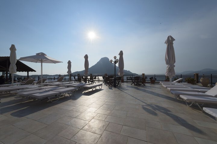 Sundeck 21 of 26