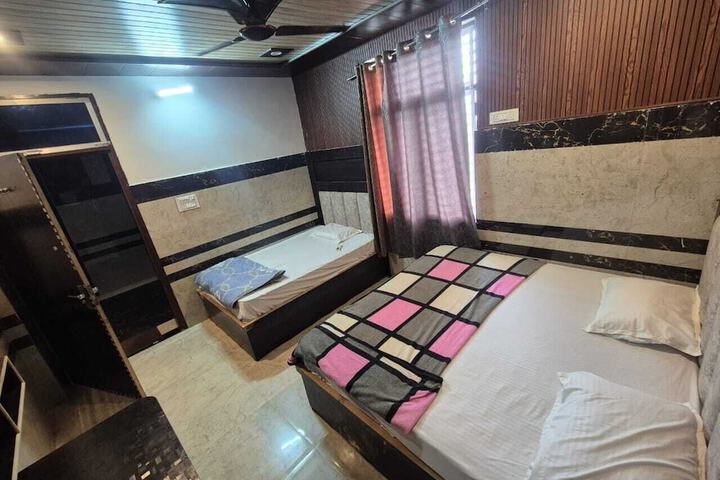 Room 7 of 17