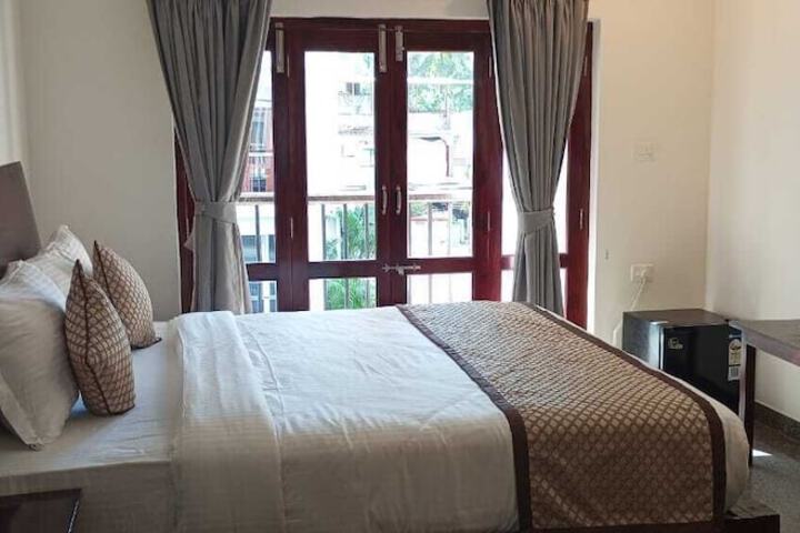 Room 5 of 25