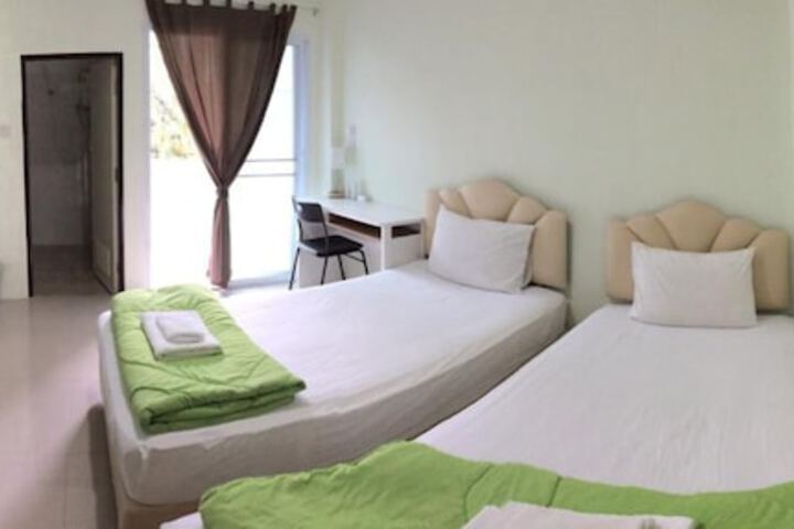 Room 15 of 80
