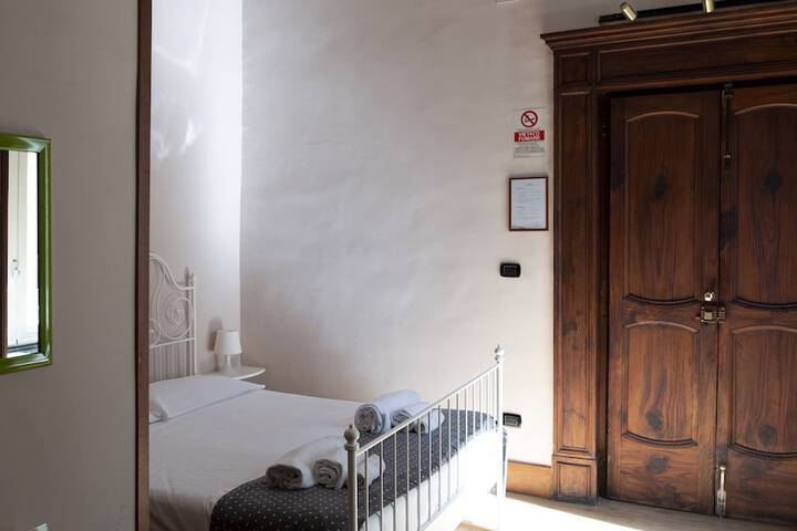 Room 37 of 159