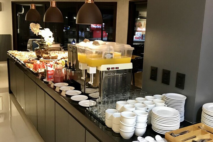 Breakfast/Coffee Service 27 of 42