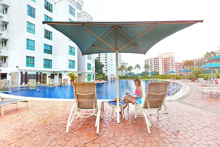 Pool Hotel