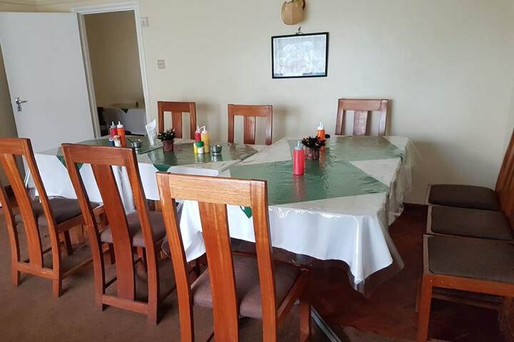 Dining 19 of 27
