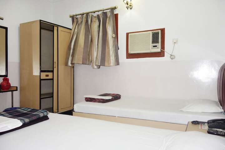 Room 18 of 34