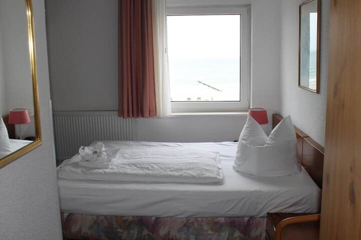 Room 7 of 29