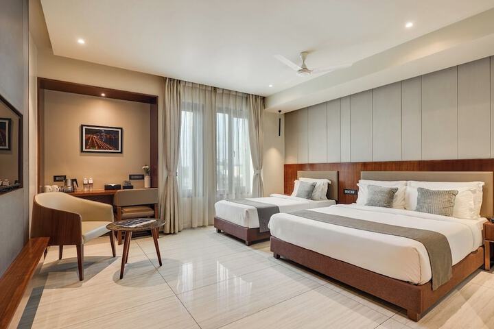 Room 6 of 24