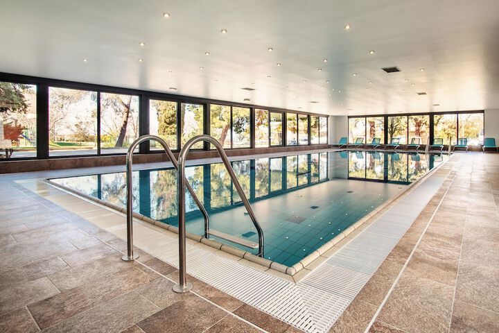 Pools & Facilities