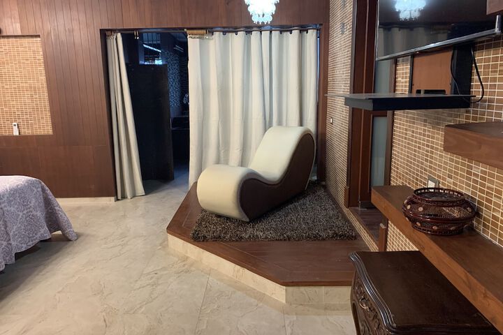 Room 26 of 230