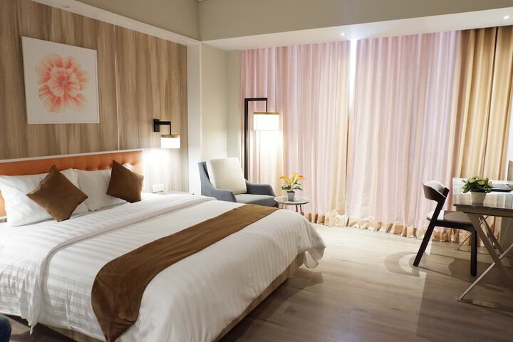 Room 4 of 6