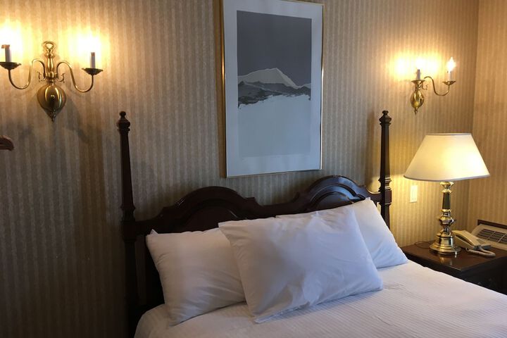 Room 5 of 118