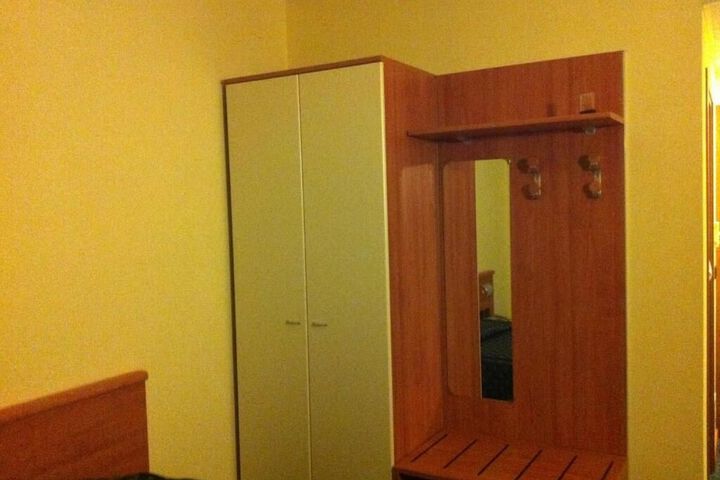 Room 9 of 60