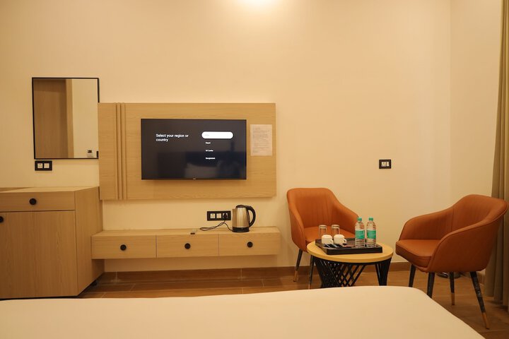 Room 10 of 38