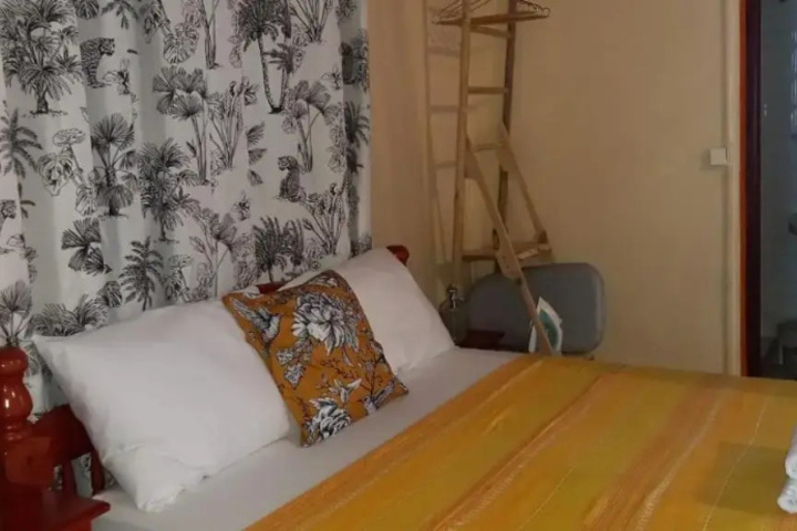 Room 4 of 11