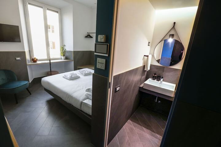 Room 52 of 87