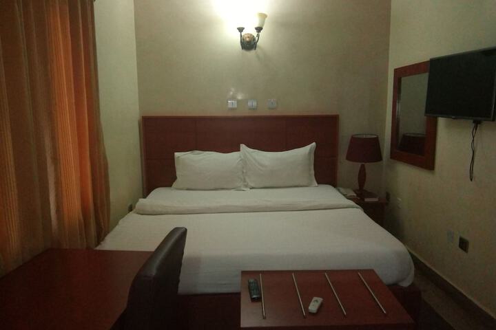 Room 7 of 22
