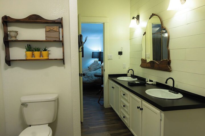 Room 805 of 917