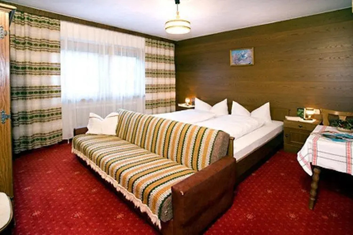 Room 2 of 12