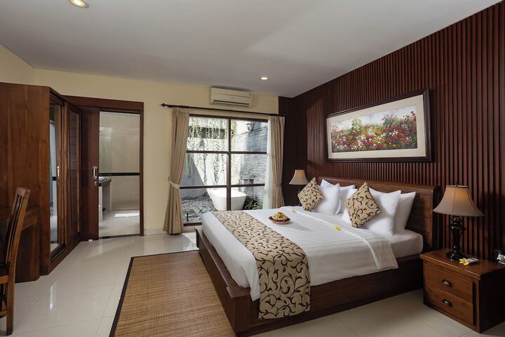 Room 9 of 35
