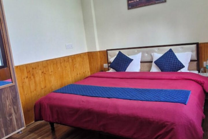 Room 9 of 26