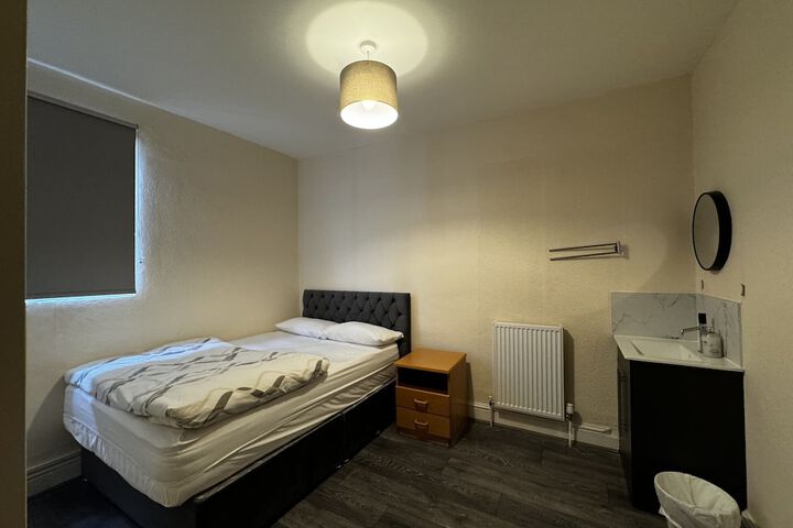Room 13 of 31