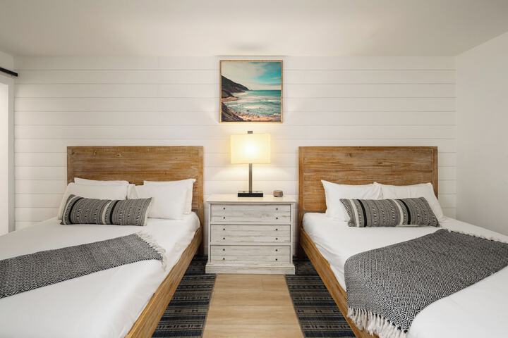 Room 8 of 19