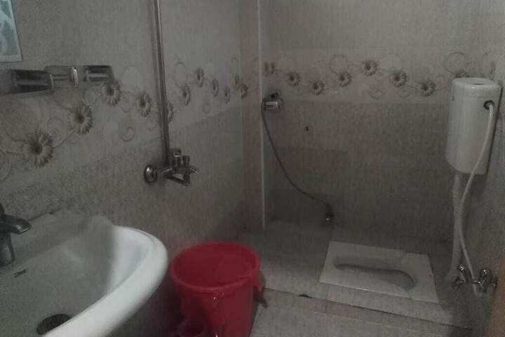 Room 12 of 17