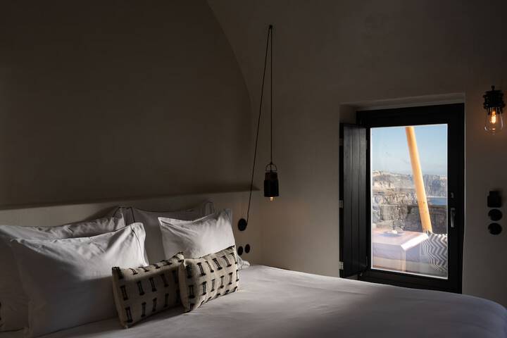 Room 16 of 303