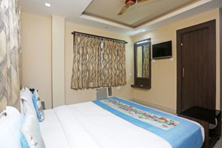 Room 7 of 26