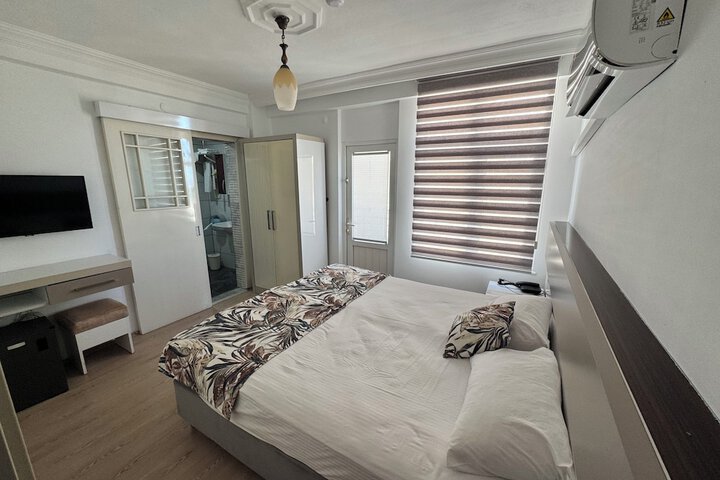 Room 21 of 39