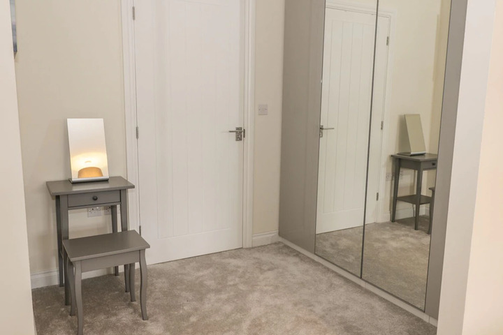 Room 9 of 10