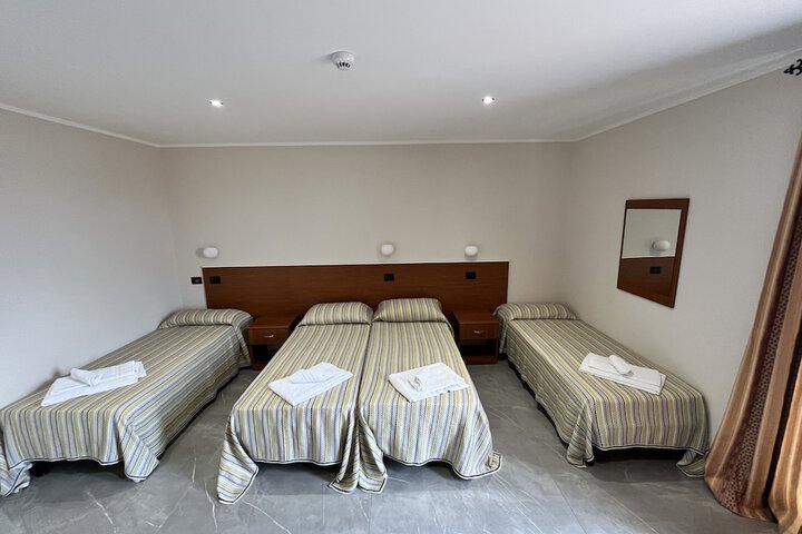 Room 12 of 39