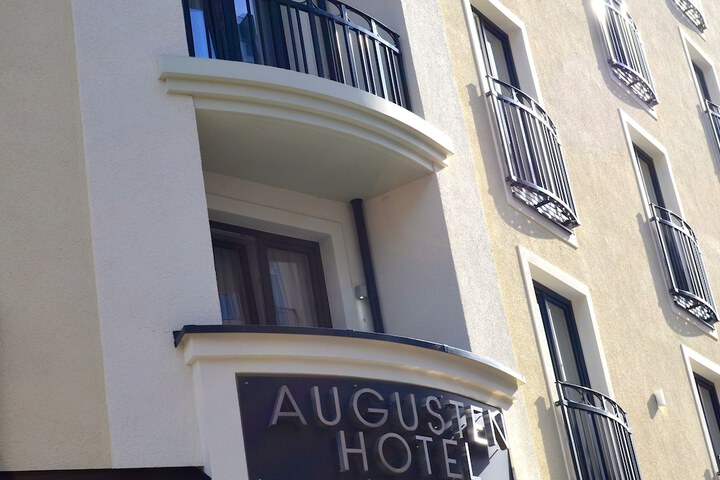 Hotel 33 of 35