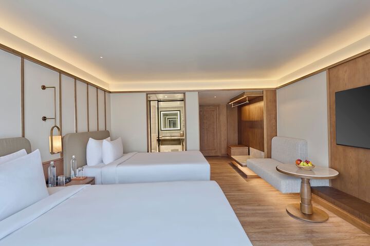 Room 7 of 27