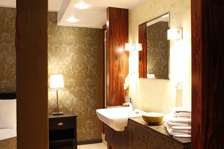 Room 14 of 48