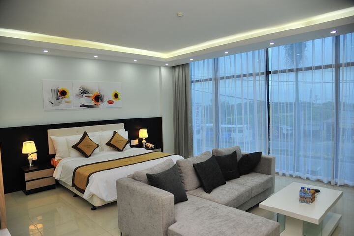 Room 35 of 79