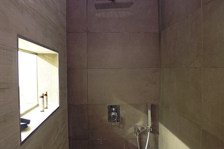 Room 28 of 28