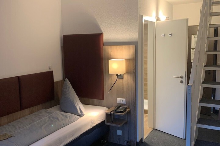 Room 21 of 70