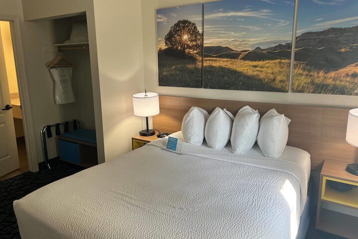 Room 9 of 37