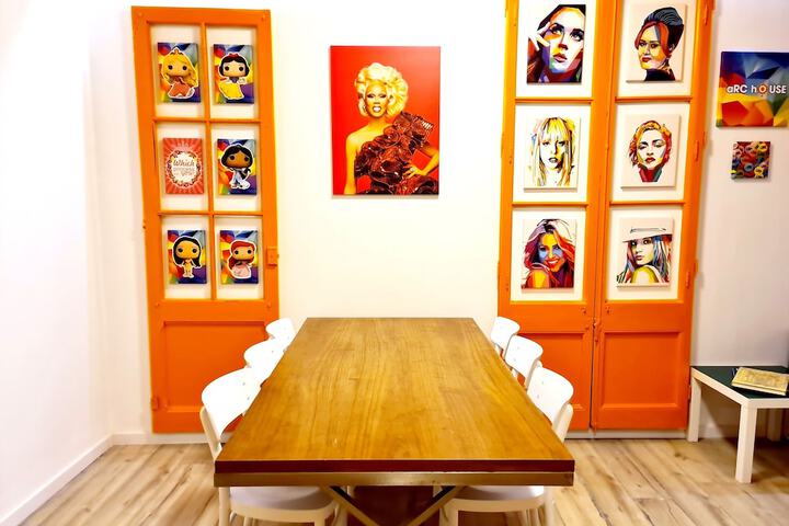Room 17 of 34