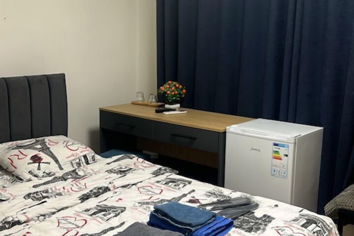 Room 2 of 7