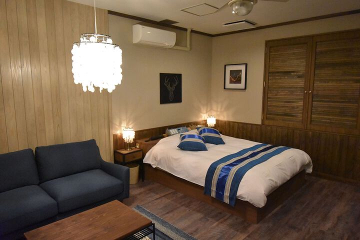 Room 4 of 14