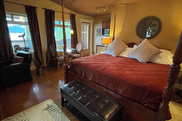 Room 53 of 143
