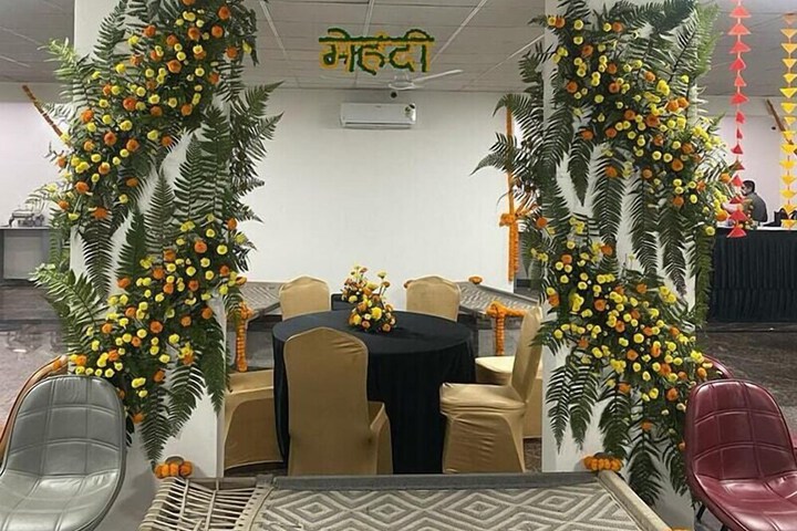 Ballroom/Hall 44 of 73