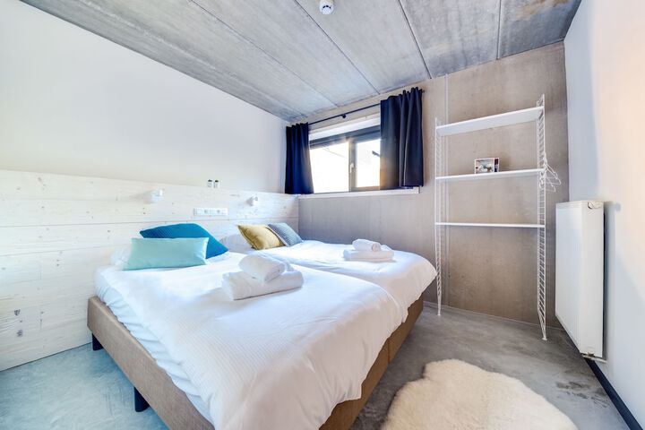 Room 3 of 61