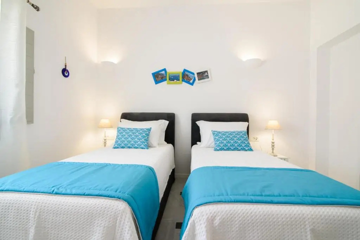 Room 2 of 11