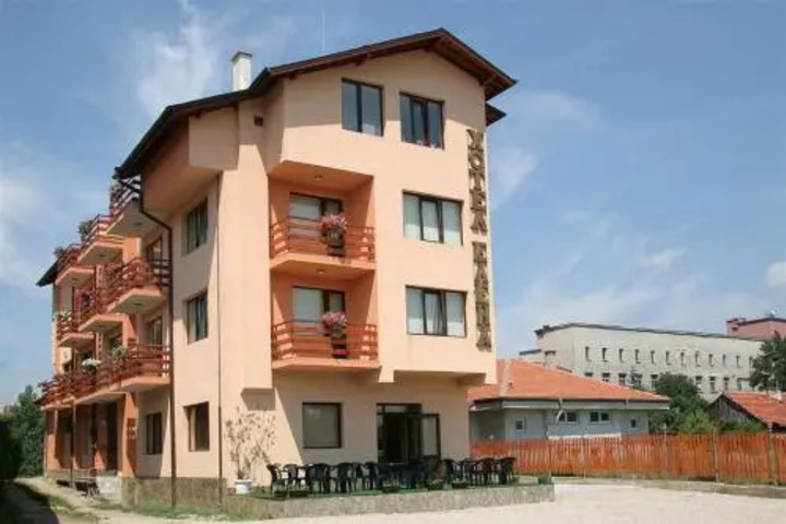 Nicole Hotel & Restaurant