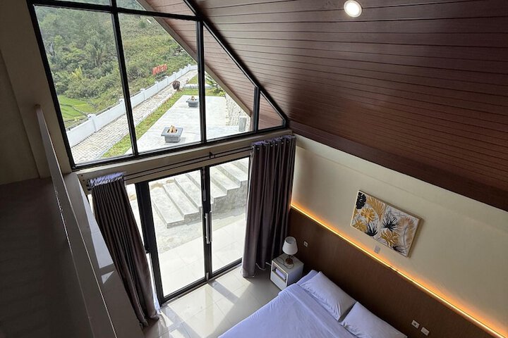 Room 27 of 61